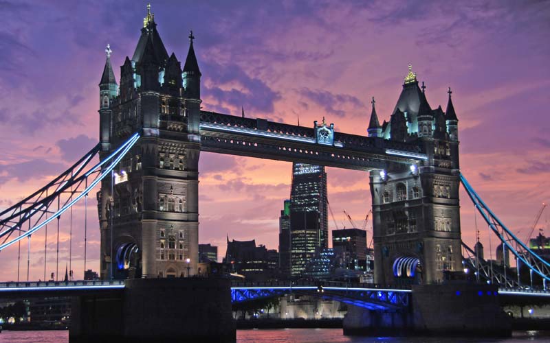 Tower Bridge i London